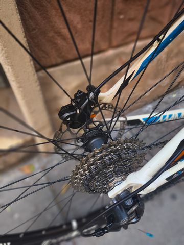 Used Trek Mamba 2012 2012 Mountainbike, White, 29 — image 7 of 16