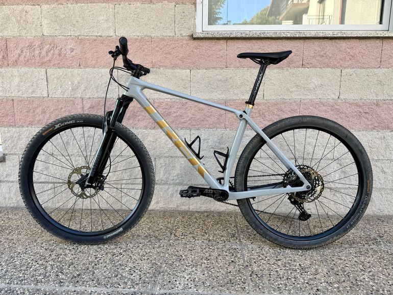 Gebrauchtes Trek Procaliber 9.6 2024 2024 Mountainbike, Hellgrau, 29 — Bild 4 von 6