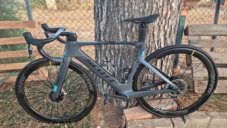 Použité Scott Foil RC Pro Custom SRAM Red eTap AXS 2024 Road & Gravel — obrázek 2 z 6