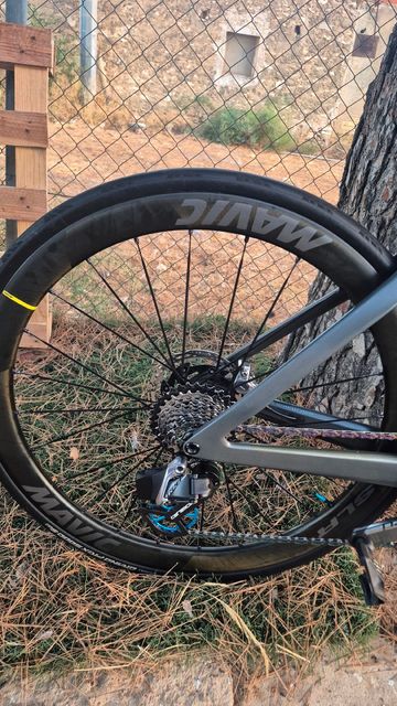 Použité Scott Foil RC Pro Custom SRAM Red eTap AXS 2024 Road & Gravel — obrázek 3 z 6