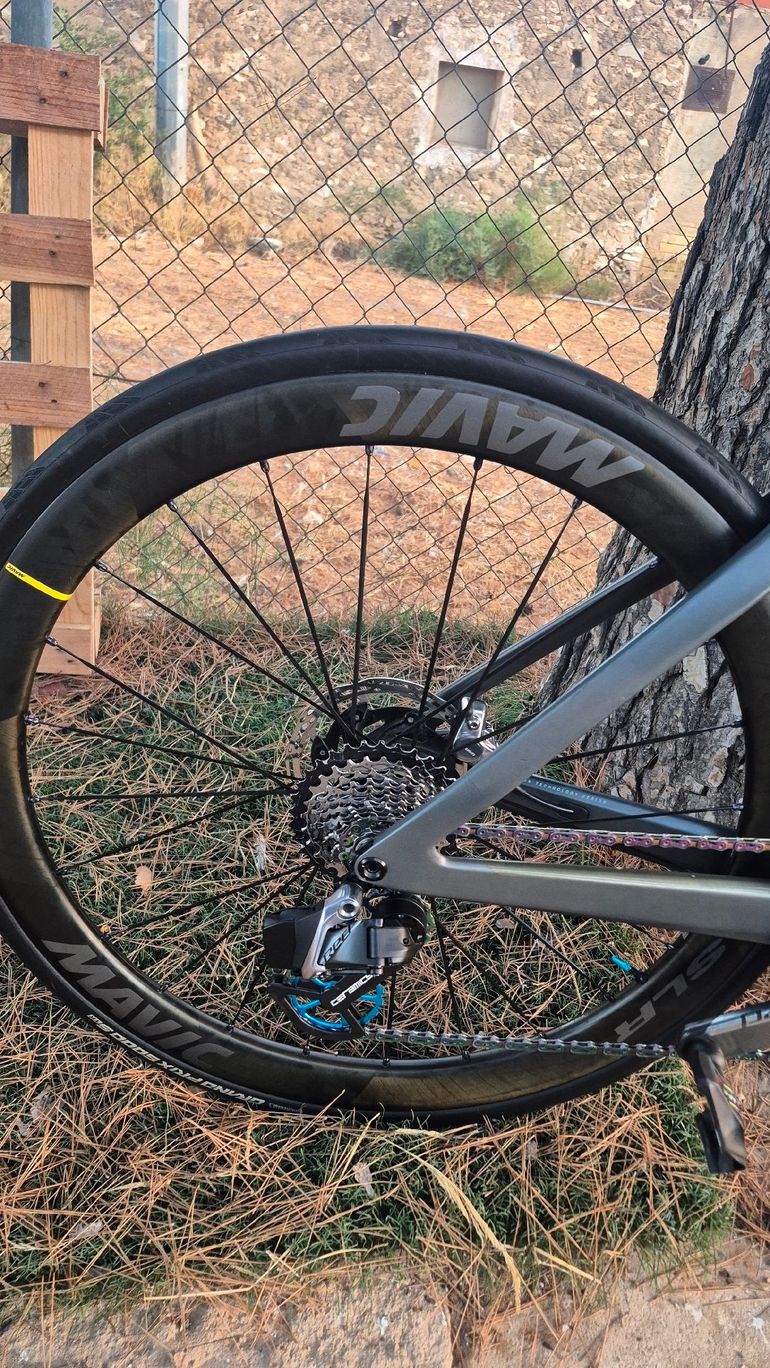 Použité Scott Foil RC Pro Custom SRAM Red eTap AXS 2024 Road & Gravel — obrázek 3 z 6