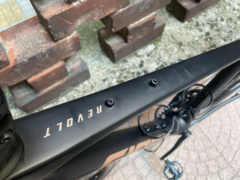 Giant Revolt Advanced 3 2022 2022 Road & Gravel d'occasion — image 7 sur 18