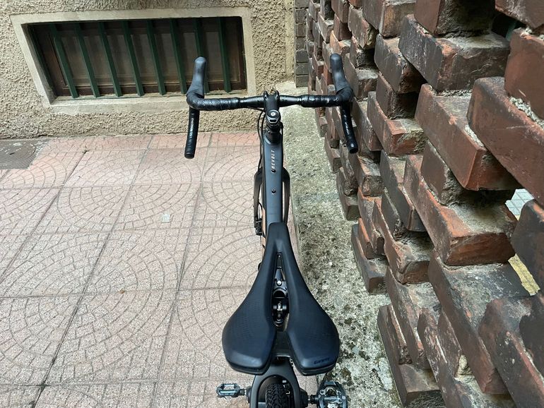 Giant Revolt Advanced 3 2022 2022 Road & Gravel d'occasion — image 5 sur 18