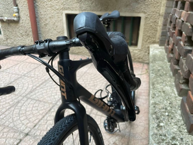 Giant Revolt Advanced 3 2022 2022 Road & Gravel d'occasion — image 13 sur 18
