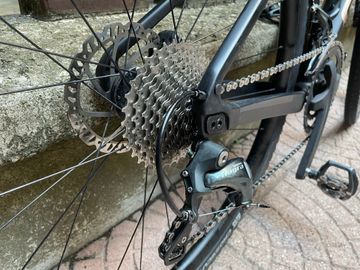 Giant Revolt Advanced 3 2022 2022 Road & Gravel d'occasion — image 8 sur 18