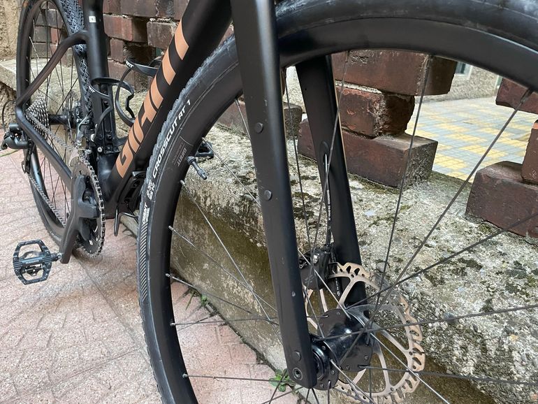 Giant Revolt Advanced 3 2022 2022 Road & Gravel d'occasion — image 15 sur 18