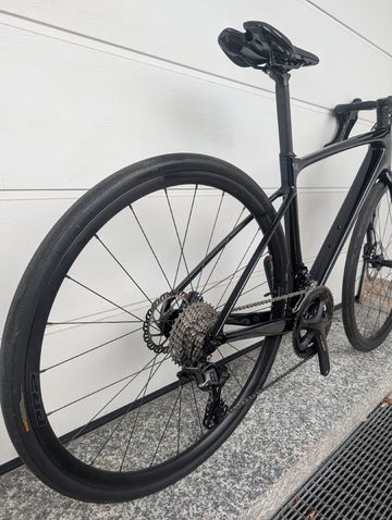 Giant Defy Advanced 1 2022 2022 Road & Gravel de segunda mano, Negro — imagen 3 de 13