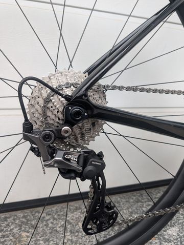 Giant Defy Advanced 1 2022 2022 Road & Gravel de segunda mano, Negro — imagen 4 de 13