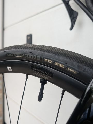 Giant Defy Advanced 1 2022 2022 Road & Gravel de segunda mano, Negro — imagen 10 de 13