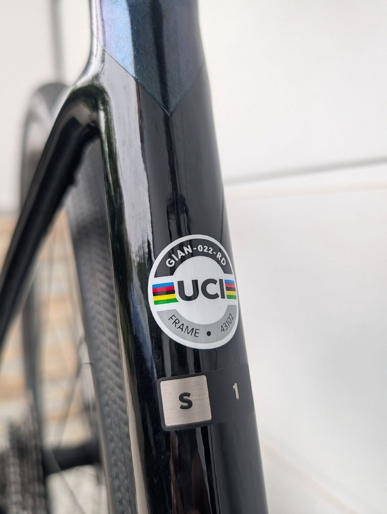 Giant Defy Advanced 1 2022 2022 Road & Gravel de segunda mano, Negro — imagen 8 de 13