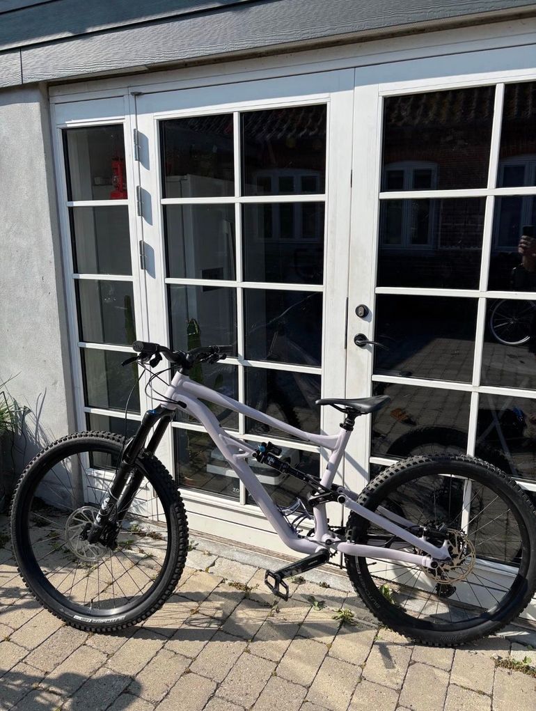 Used Specialized Status 140 2022 2022 Mountainbike, White, 29, 27.5 — image 14 of 14