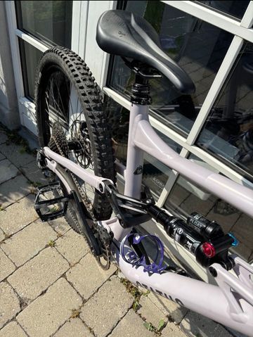 Used Specialized Status 140 2022 2022 Mountainbike, White, 29, 27.5 — image 12 of 14