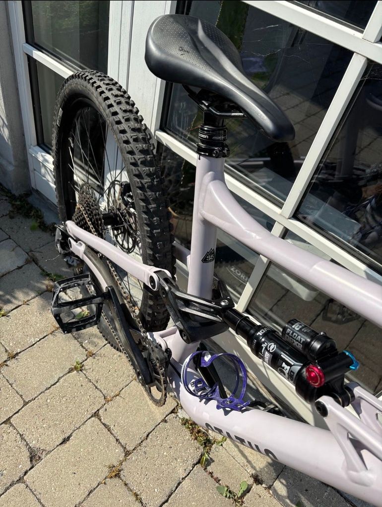Used Specialized Status 140 2022 2022 Mountainbike, White, 29, 27.5 — image 12 of 14