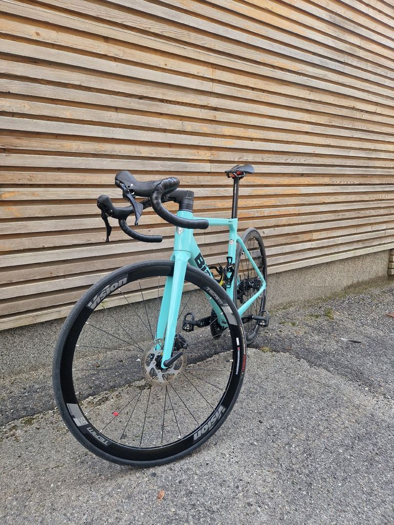 Używany Bianchi Sprint 105 2024 2024 Road & Gravel — zdjęcie 3 z 5
