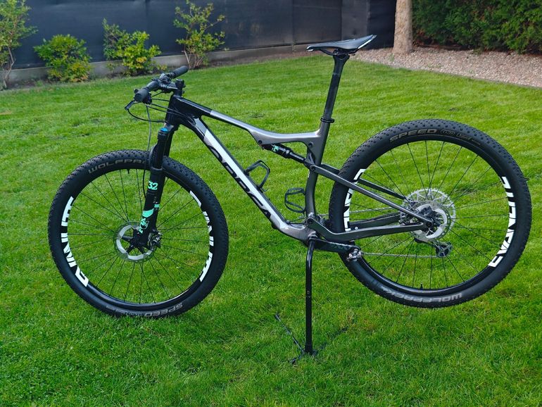 Orbea OIZ M-PRO 2023 2023 Mountainbike usato, Nero — immagine 2 di 13