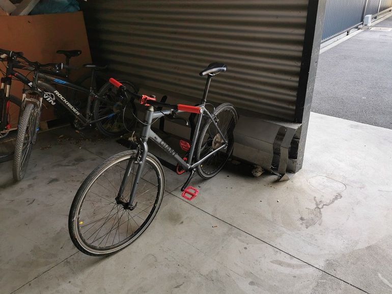Used Giant Custom 2018 Urban, Light Gray — image 3 of 4