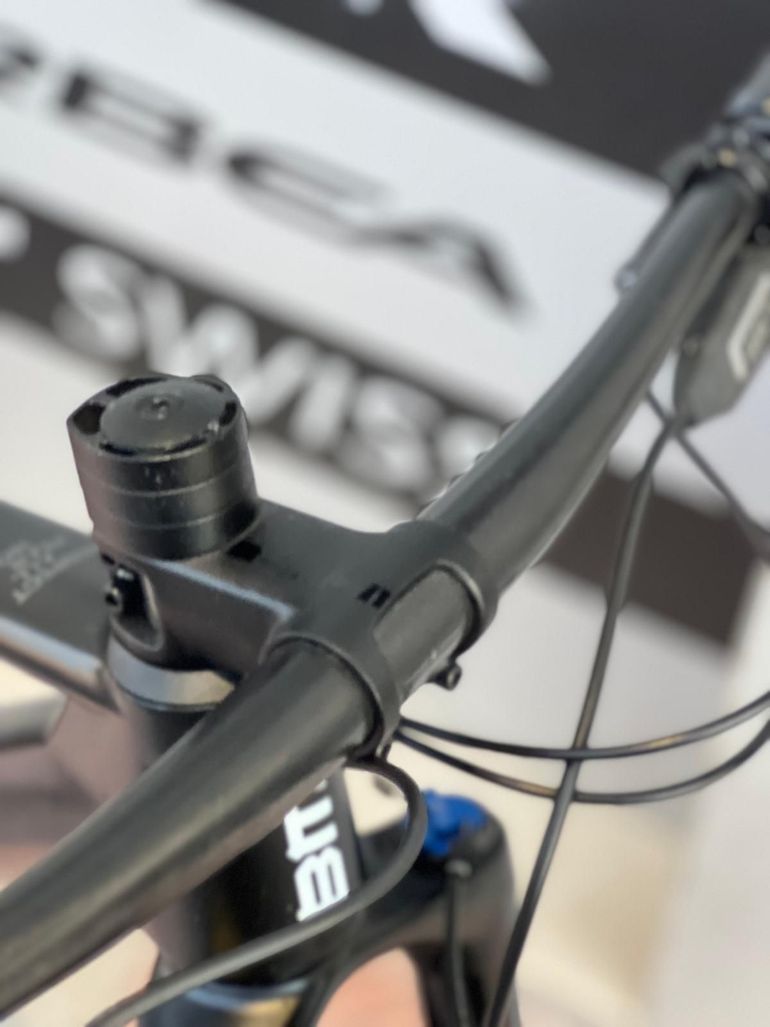 Używany BMC Fourstroke 01 TEAM 2024 2024 Mountainbike — zdjęcie 13 z 17