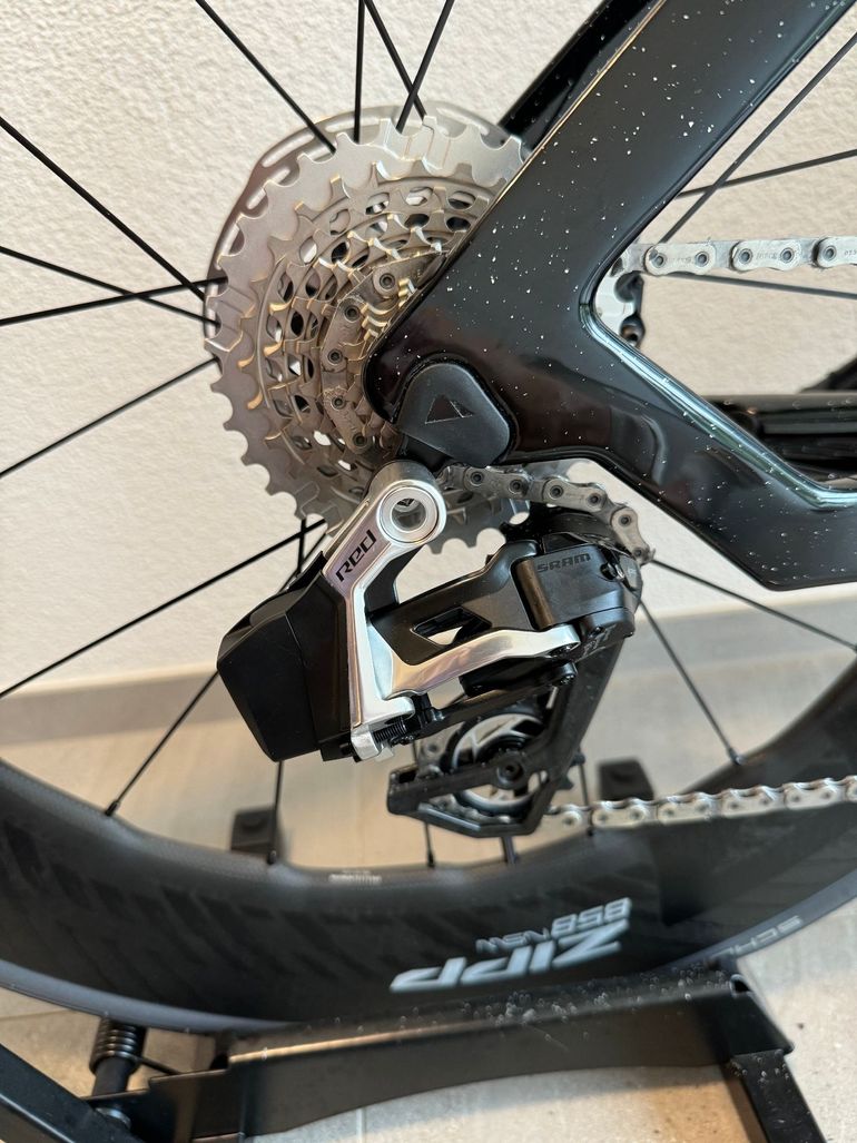 Käytetty Canyon Speedmax CFR AXS 2024 2024 Road & Gravel — kuva 2 / 7