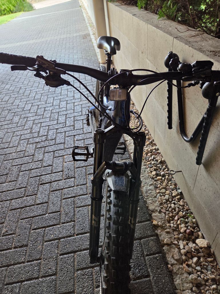Used Giant Stance Shimano Deore 2023 Mountainbike, Blue — image 6 of 6