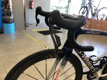 Použité Specialized Tarmac SRAM Force eTap AXS 2025 Road & Gravel — obrázek 4 z 12