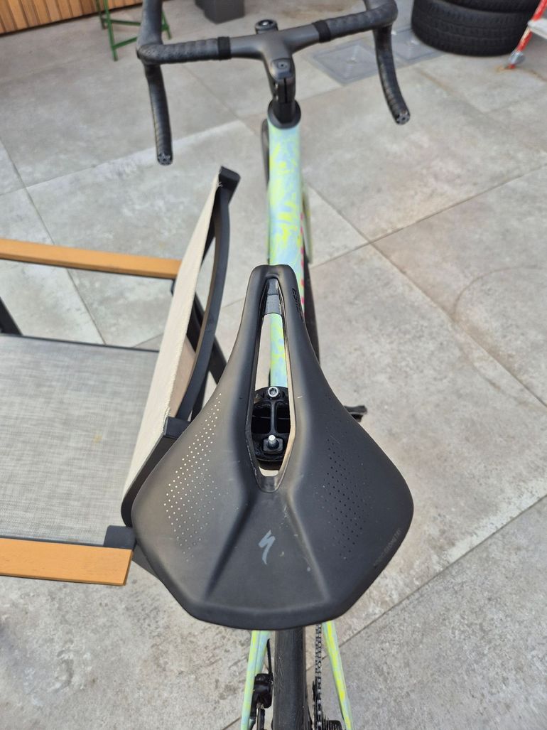 Used Specialized Tarmac Shimano Ultegra Di2 2025 Road & Gravel, Green — image 7 of 9