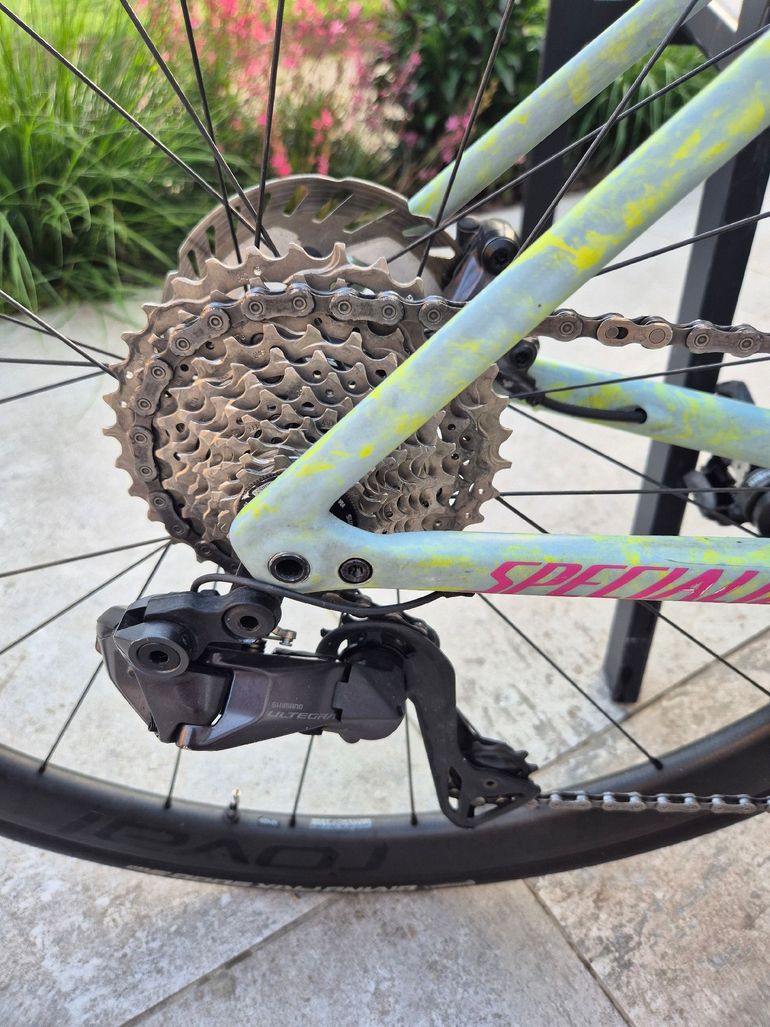 Used Specialized Tarmac Shimano Ultegra Di2 2025 Road & Gravel, Green — image 4 of 9