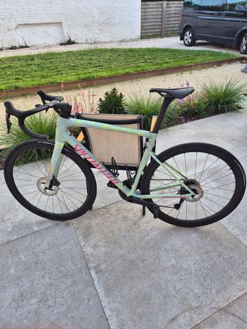 Used Specialized Tarmac Shimano Ultegra Di2 2025 Road & Gravel, Green — image 8 of 9
