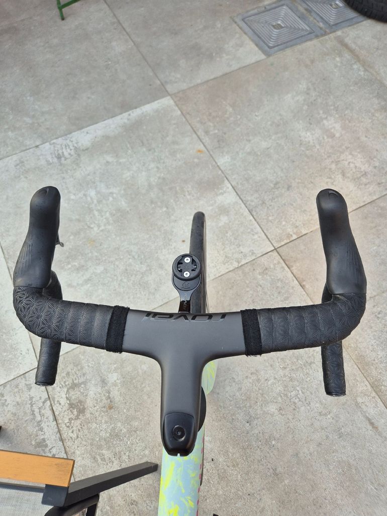 Used Specialized Tarmac Shimano Ultegra Di2 2025 Road & Gravel, Green — image 6 of 9