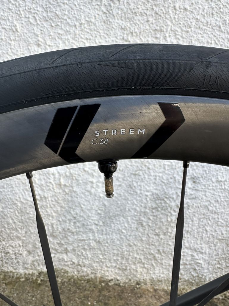 Canyon Ultimate CFR AXS 2024 2024 Road & Gravel d'occasion — image 5 sur 11