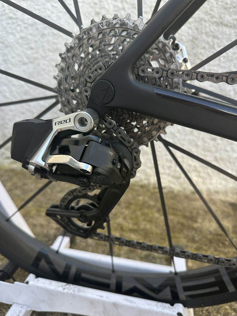 Canyon Ultimate CFR AXS 2024 2024 Road & Gravel d'occasion — image 7 sur 11
