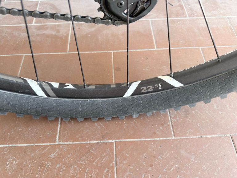 Używany Canyon Exceed CF SL 8.0 Pro Race 2018 2018 Mountainbike — zdjęcie 34 z 36