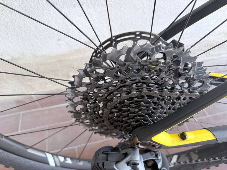 Używany Canyon Exceed CF SL 8.0 Pro Race 2018 2018 Mountainbike — zdjęcie 11 z 36