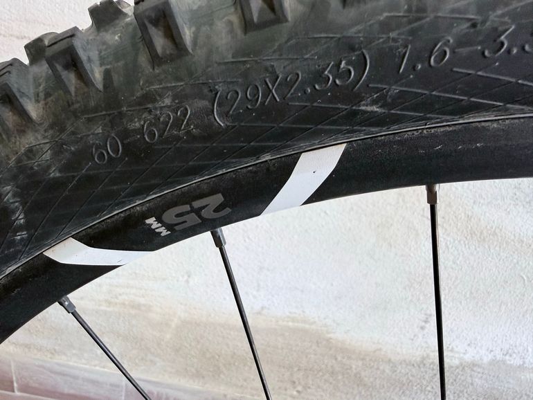 Używany Canyon Exceed CF SL 8.0 Pro Race 2018 2018 Mountainbike — zdjęcie 21 z 36