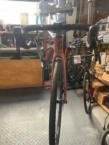Scott Addict 50 2025 2025 Road & Gravel usato, Rosso — immagine 4 di 11