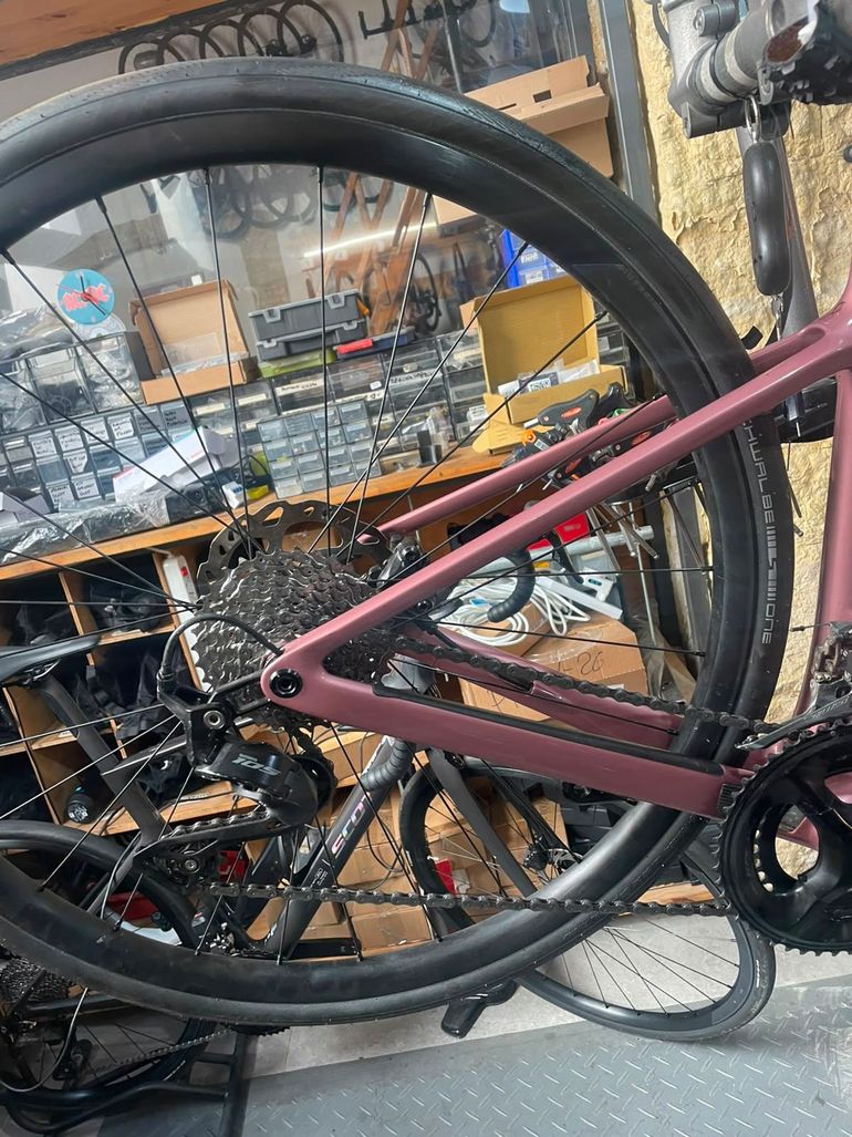 Scott Addict 50 2025 2025 Road & Gravel usato, Rosso — immagine 11 di 11
