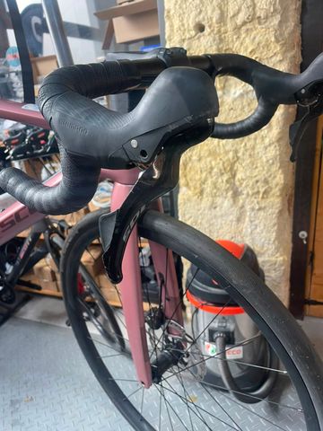 Scott Addict 50 2025 2025 Road & Gravel usato, Rosso — immagine 8 di 11