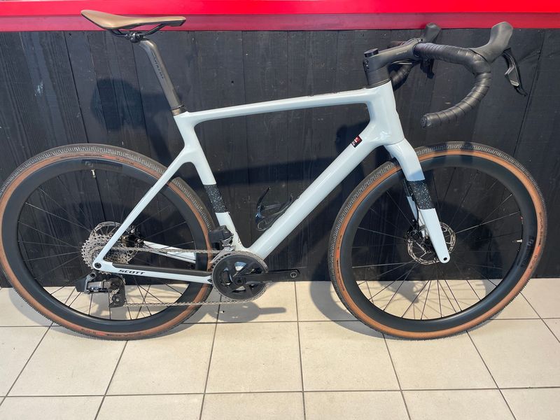 Scott Addict Gravel 20 2024 2024 Road & Gravel usato