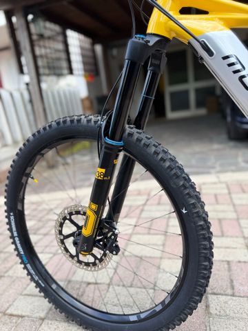 Used Mondraker LEVEL RR 2022 2022 Mountainbike, Light Gray — image 10 of 28