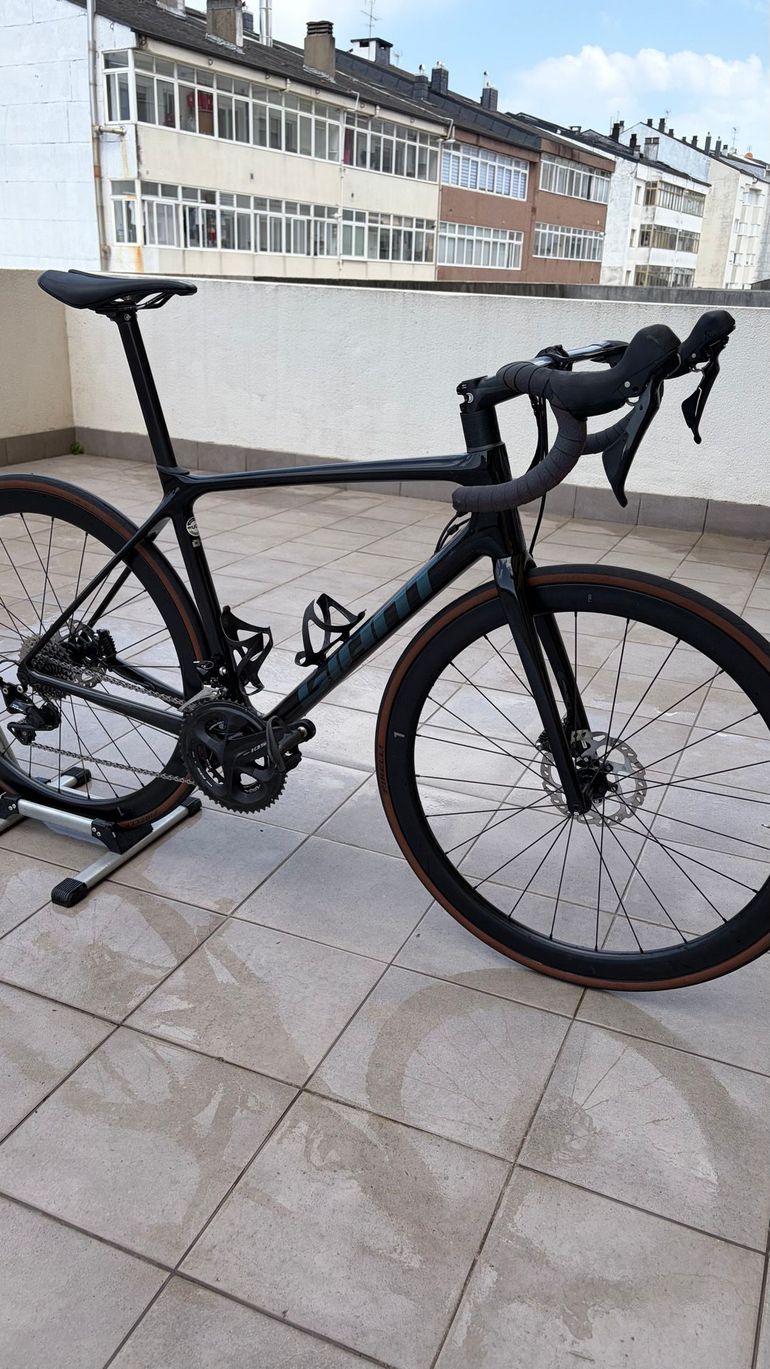 Giant TCR Advanced Pro 2 Disc 2021 2021 Road & Gravel usato, Nero — immagine 2 di 22