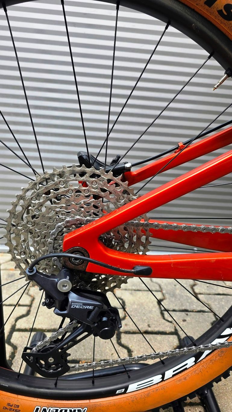 Scott Spark 700 Tuned 2018 2018 Mountainbike usato, Arancione — immagine 5 di 12