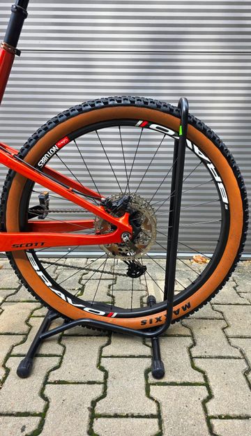 Scott Spark 700 Tuned 2018 2018 Mountainbike usato, Arancione — immagine 2 di 12