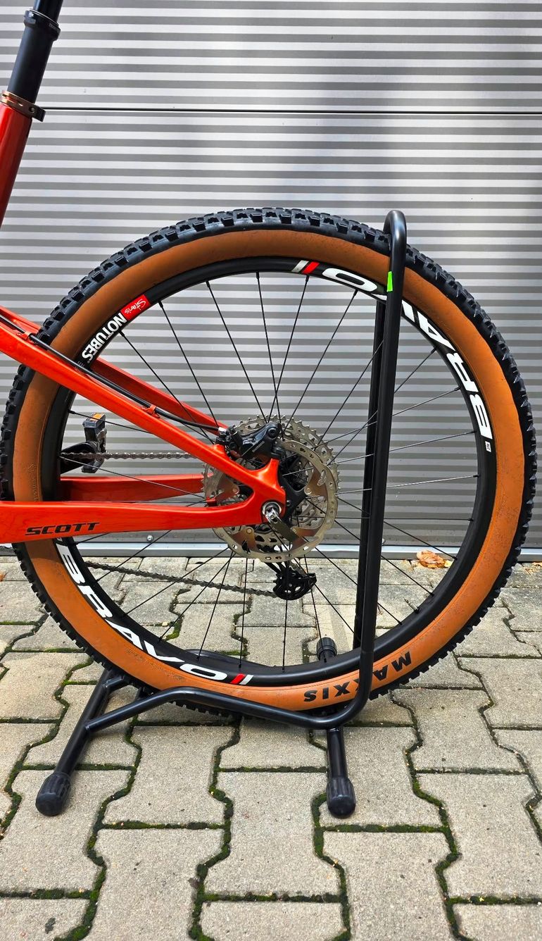Scott Spark 700 Tuned 2018 2018 Mountainbike usato, Arancione — immagine 2 di 12