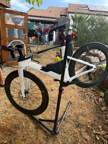 Used BMC Speedmachine 01 FOUR 2026 2026 Road & Gravel, White — image 7 of 11