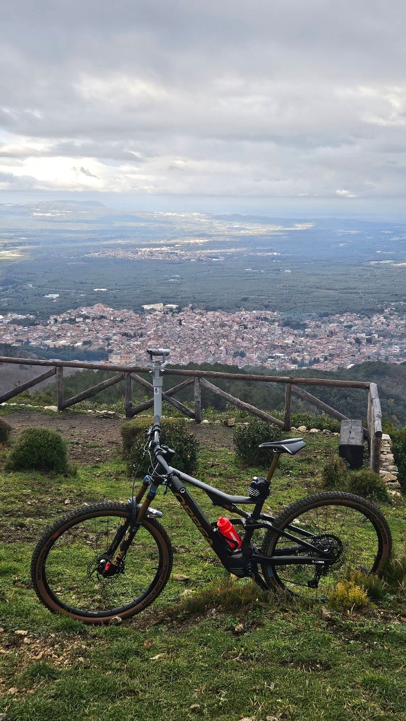 Orbea Rise SL M10 2025 2025 MTB usato