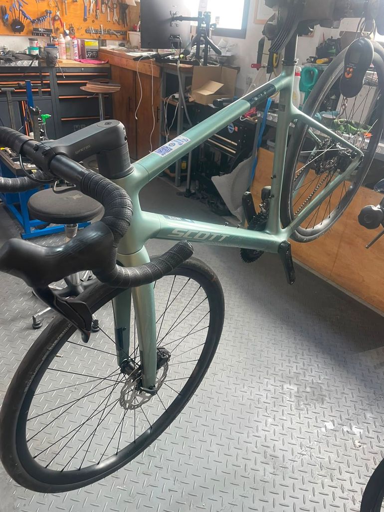 Scott Addict 40 2025 2025 Road & Gravel usato, Verde — immagine 6 di 7