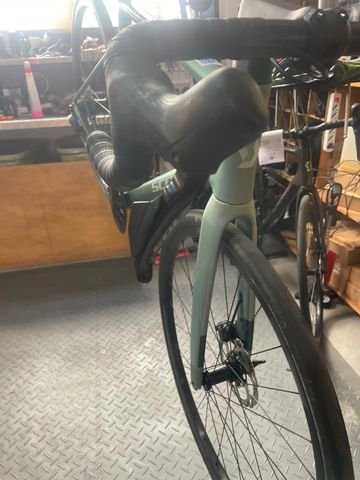 Scott Addict 40 2025 2025 Road & Gravel usato, Verde — immagine 4 di 7