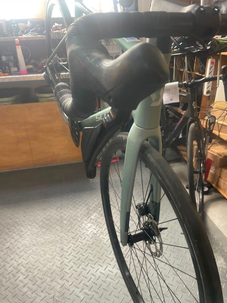 Scott Addict 40 2025 2025 Road & Gravel usato, Verde — immagine 4 di 7