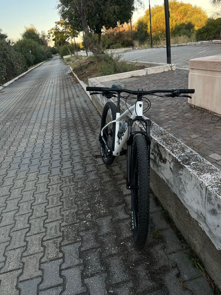 Używany Trek Marlin 7 Gen 3 2025 2025 Mountainbike — zdjęcie 4 z 6