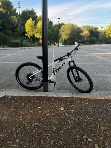Używany Trek Marlin 7 Gen 3 2025 2025 Mountainbike — zdjęcie 1 z 6