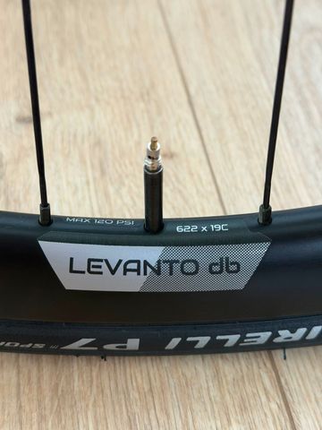 Použité Orbea ORCA M25TEAM 2021 2021 Road & Gravel — obrázek 4 z 26